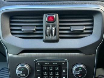 Volvo V40 2.0 D2 SE Lux Nav Hatchback 5dr Diesel Auto Euro 6 (s/s) (120 ps