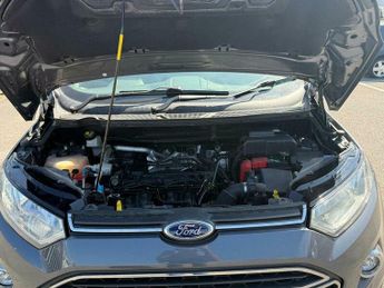 Ford ECOSPORT TITANIUM