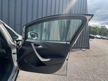 Vauxhall Astra 2.0 CDTi Elite Auto Euro 5 5dr