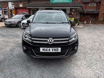 Volkswagen Tiguan MATCH TDI BLUEMOTION TECHNOLOGY 4MOTION-SAT NAVIGATION-FRONT AND