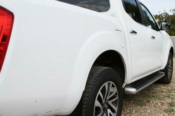 Nissan Navara 2.3 dCi Tekna Auto 4WD Euro 6 4dr