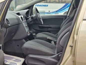 Vauxhall Corsa 1.4i 16v Club 5dr