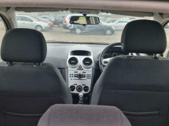 Vauxhall Corsa 1.4i 16v Club 5dr