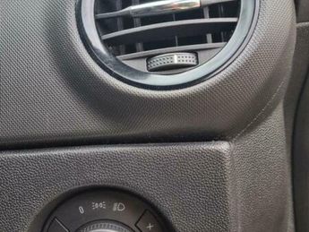 Vauxhall Corsa 1.4i 16v Club 5dr