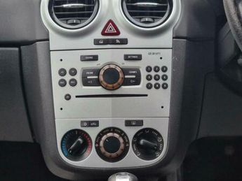 Vauxhall Corsa 1.4i 16v Club 5dr