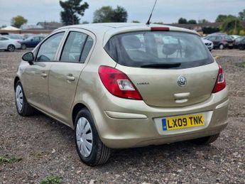 Vauxhall Corsa 1.4i 16v Club 5dr