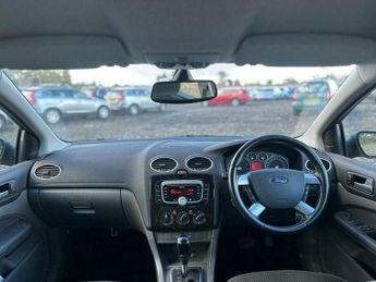 Ford Focus 1.6 Ghia 5dr