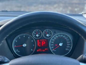 Ford Focus 1.6 Ghia 5dr