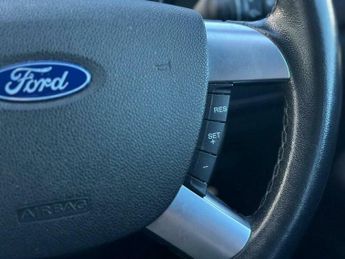 Ford Focus 1.6 Ghia 5dr