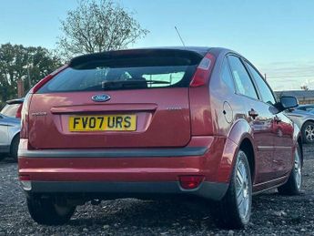 Ford Focus 1.6 Ghia 5dr