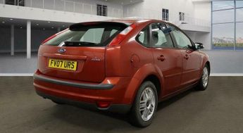 Ford Focus 1.6 Ghia 5dr