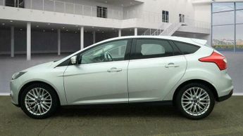Ford Focus 1.6 Zetec Navigator Powershift Euro 5 5dr
