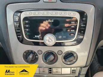 Ford Focus 1.6 Titanium Hatchback 5dr Petrol Automatic (184 g/km, 99 bhp)