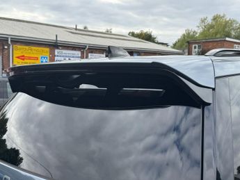 Land Rover Discovery 2.0 SD4 HSE SUV 5dr Diesel Auto 4WD Euro 6 (s/s) (240 ps)