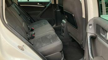 Volkswagen Tiguan 2.0 TDI BlueMotion Tech Match SUV 5dr Diesel DSG 4WD Euro 5 (s/s