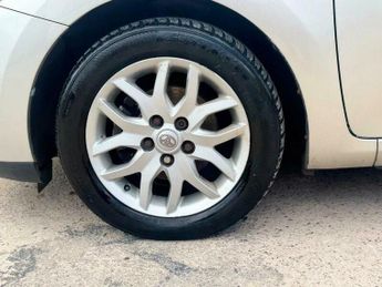 Toyota Auris 1.4 VVT-i T3 5dr