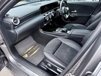 Mercedes-Benz A Class A 180 AMG LINE PREMIUM