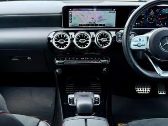 Mercedes-Benz A Class A 180 AMG LINE PREMIUM