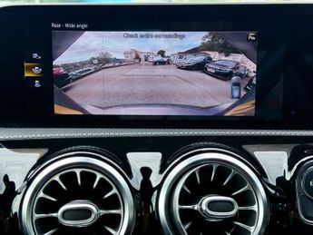 Mercedes-Benz A Class A 180 AMG LINE PREMIUM