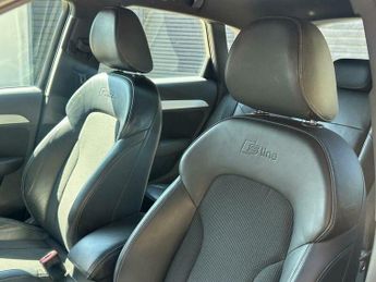 Audi Q3 2.0 TDI S line S Tronic quattro Euro 5 (s/s) 5dr