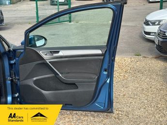 Volkswagen Golf MATCH TDI BLUEMOTION TECHNOLOGY DSG
