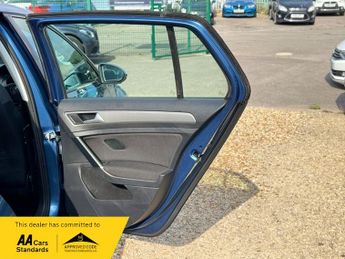 Volkswagen Golf MATCH TDI BLUEMOTION TECHNOLOGY DSG