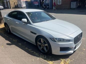 Jaguar XE R-SPORT
