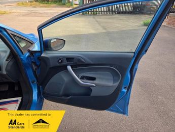 Ford Fiesta 1.4 Edge Hatchback 5dr Petrol Automatic (154 g/km, 94 bhp)