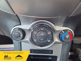 Ford Fiesta 1.4 Edge Hatchback 5dr Petrol Automatic (154 g/km, 94 bhp)
