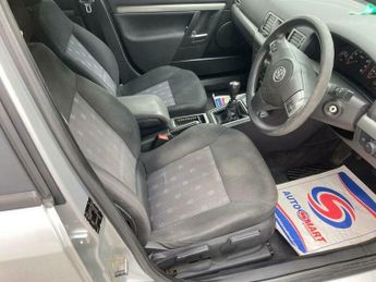 Vauxhall Vectra 1.8 VVT Life 5dr