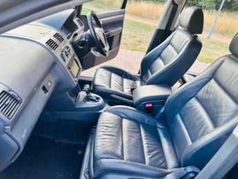 Volkswagen Touran 2.0 TDI SE DSG 5dr (5 Seats)