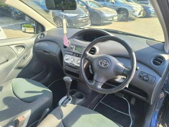 Toyota Yaris VVTI T SPIRIT