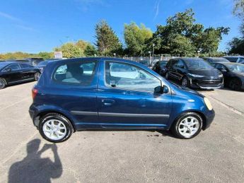 Toyota Yaris VVTI T SPIRIT