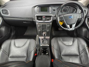 Volvo V40 D2 CROSS COUNTRY LUX