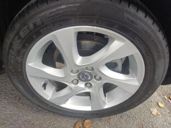 Volvo V40 D2 CROSS COUNTRY LUX
