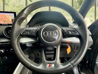 Audi Q2 TFSI S LINE
