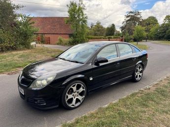 Vauxhall Vectra VVT SRI NAV great looks drives superbly well