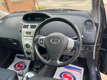 Toyota Yaris VVTI T SPIRIT