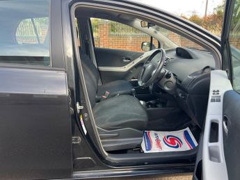 Toyota Yaris VVTI T SPIRIT