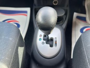 Toyota Yaris VVTI T SPIRIT