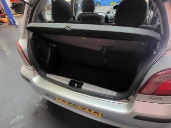 Toyota Yaris VVTI GLS