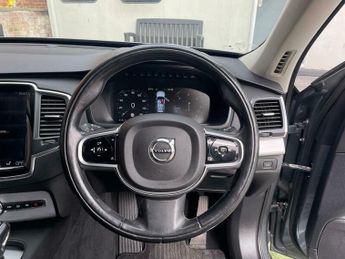 Volvo XC90 D5 MOMENTUM AWD
