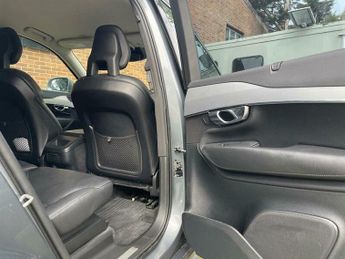 Volvo XC90 D5 MOMENTUM AWD