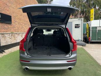 Volvo XC90 D5 MOMENTUM AWD