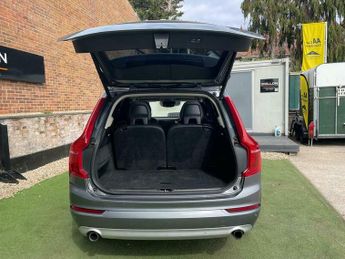 Volvo XC90 D5 MOMENTUM AWD