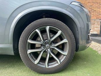 Volvo XC90 D5 MOMENTUM AWD