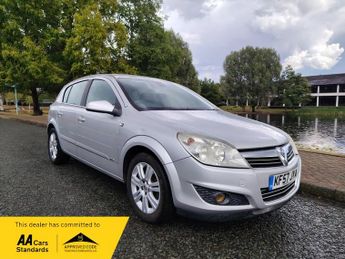 Vauxhall Astra 1.8i 16v Design Hatchback 5dr Petrol Automatic (187 g/km, 138 bh