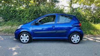 Toyota AYGO 1.0 VVT-i Blue Hatchback 5dr Petrol Manual Euro 4 (67 bhp)