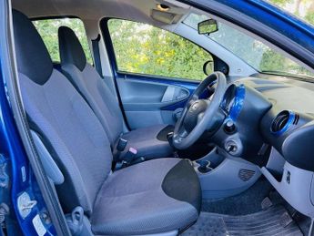 Toyota AYGO 1.0 VVT-i Blue Hatchback 5dr Petrol Manual Euro 4 (67 bhp)
