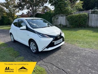 Toyota AYGO 1.0 VVT-i x-play Hatchback 5dr Petrol Manual Euro 6 (68 ps)